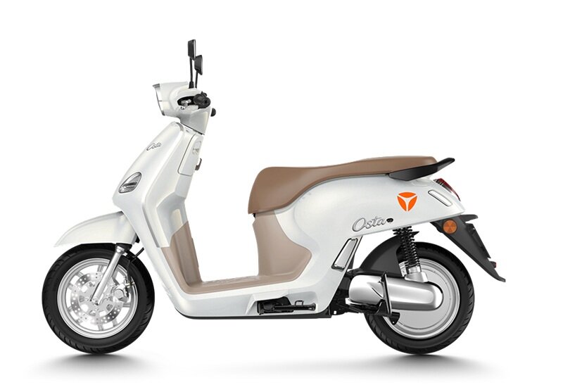 Xe máy điện phong cách Ý, đi tới 180 km/lần sạc, giá 