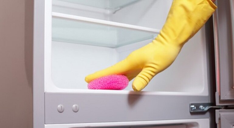 Để khắc phục tủ lạnh LG X247MC bị đóng tuyết, bạn cần chú ý thường xuyên vệ sinh