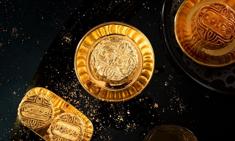 Dolce gold plated mooncake