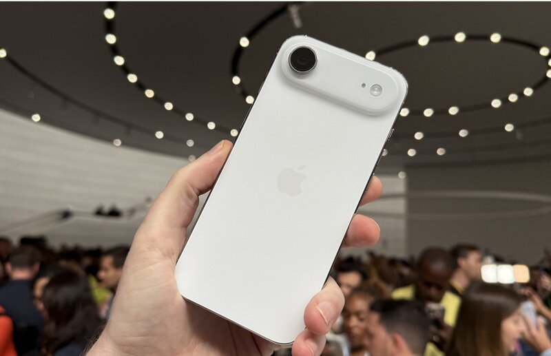 iPhone 17 Pro Max đội giá cao, iPhone Air 