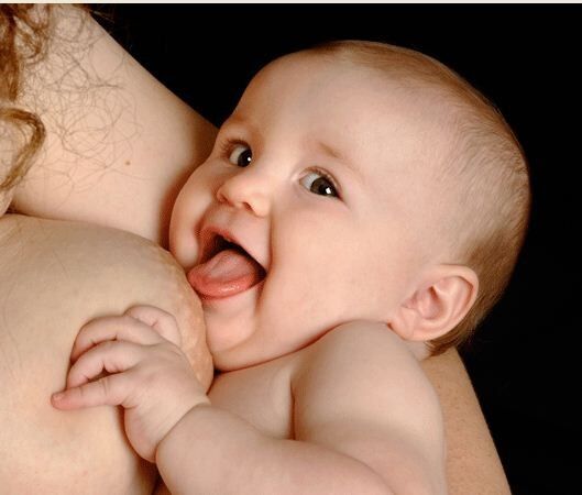 Khoáng chất trong sữa mẹ và sữa công thức khác nhau thế nào?