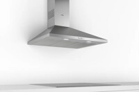 Không gian bếp sang trọng và tiện nghi với máy hút mùi Bosch DWP96BC50B Serie 2