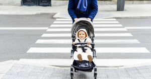 Kinh nghiệm mua xe nôi cho em bé chất lượng, phù hợp