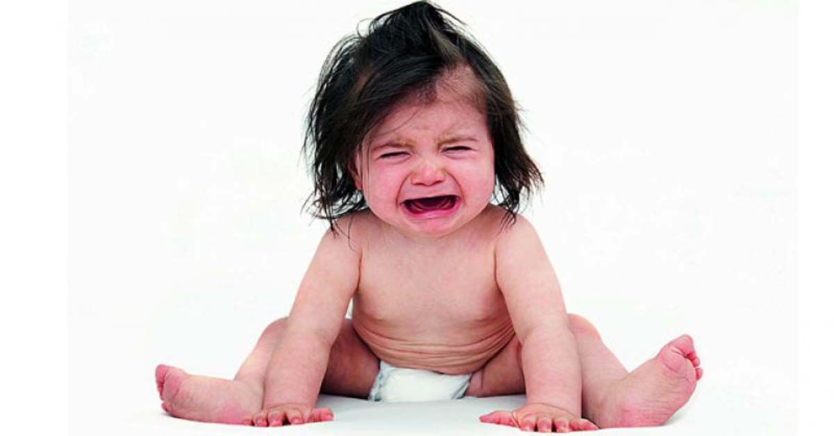 Làm gì khi trẻ sơ sinh dưới 6 tháng tuổi bị táo bón?