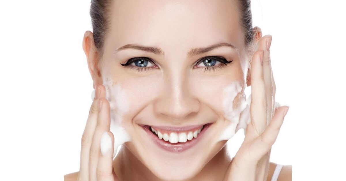 Làm thế nào để chọn đúng sữa rửa mặt trị mụn cho da dầu ?