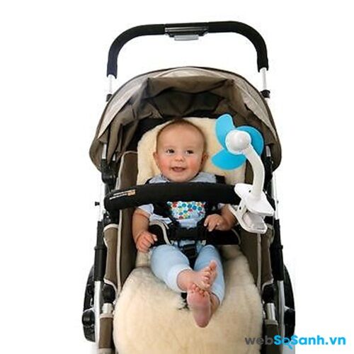 Làm thế nào để giữ trẻ an toàn trong xe đẩy suốt những tháng mùa hè? (Phần 1)