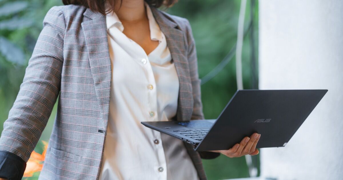 Laptop ASUS Expertbook B9450FA-BM0324T: Đẳng cấp của thương hiệu laptop hàng đầu!