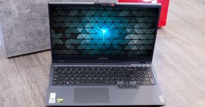 Laptop Lenovo Legion 5 15ARH05: Laptop gaming khủng ẩn sau thiết kế mềm mại1