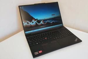 Lenovo ThinkPad E16 Gen 1: Laptop business giá rẻ nhưng đáng tin cậy!