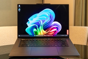 Lenovo ThinkPad X9 14 Aura Edition – Màn OLED tuyệt đẹp, nhưng hiệu năng chưa mạnh