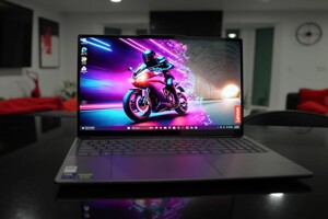 Lenovo Yoga Pro 9i 2025 (Gen 10): Màn hình Tandem OLED thống trị phân khúc cao cấp