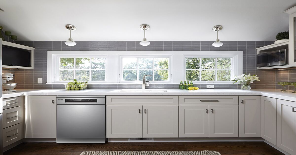 Lí do vì sao nên chọn mua máy rửa bát âm tủ 15 bộ Dann SDS88LUX15E?