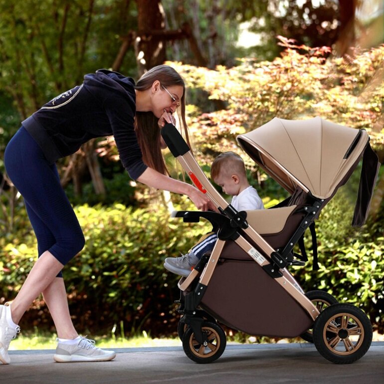Xe đẩy em bé 2 chiều thuận lợi cho mẹ khi chăm sóc trẻ