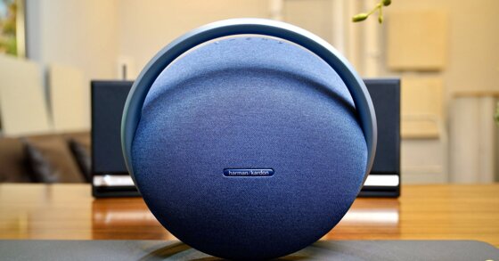 Loa Harman Kardon Onyx Studio 4 - Thiết kế hoàn hảo với hình dạng đĩa bay
