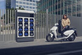 Loạt xe máy điện có thể đổi pin tại trạm trong vài phút: VinFast chiếm ưu thế, Honda miễn phí đổi pin