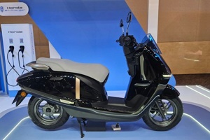 Loạt xe máy điện có tốc độ nhanh nhất đang bán tại Việt Nam