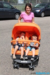 Lựa chọn xe đẩy cho những gia đình sinh đôi trở lên