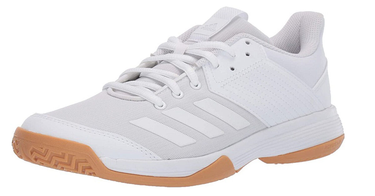 Lý do bạn nên chọn mua giày bóng chuyền Adidas
