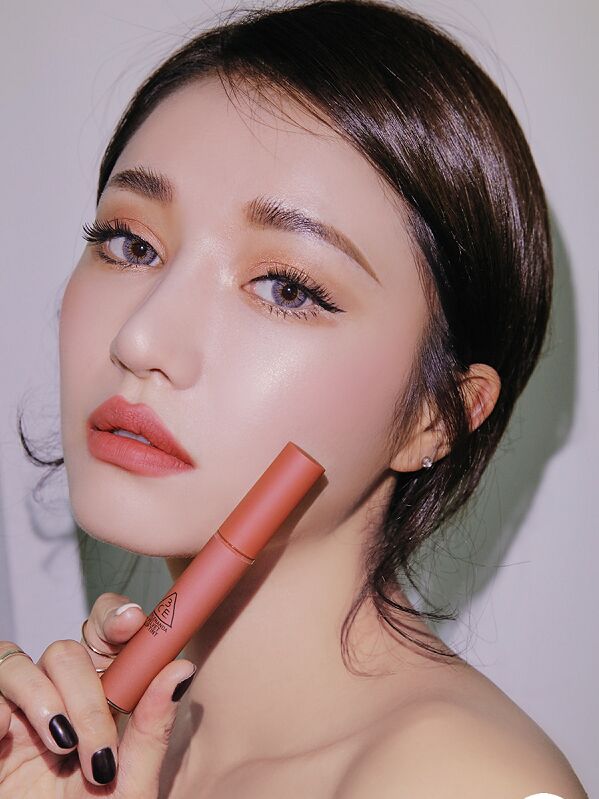 Lý giải cơn sốt mang tên son 3CE velvet lip tint