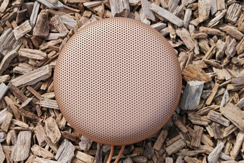 Bang & Olufsen Beosound A1 Gen 3: Loa Bluetooth bền vững, âm thanh tuyệt đỉnh