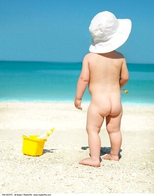 Mách nhỏ các mẹ cách "hấp thụ" vitamin D cho bé trong mùa đông