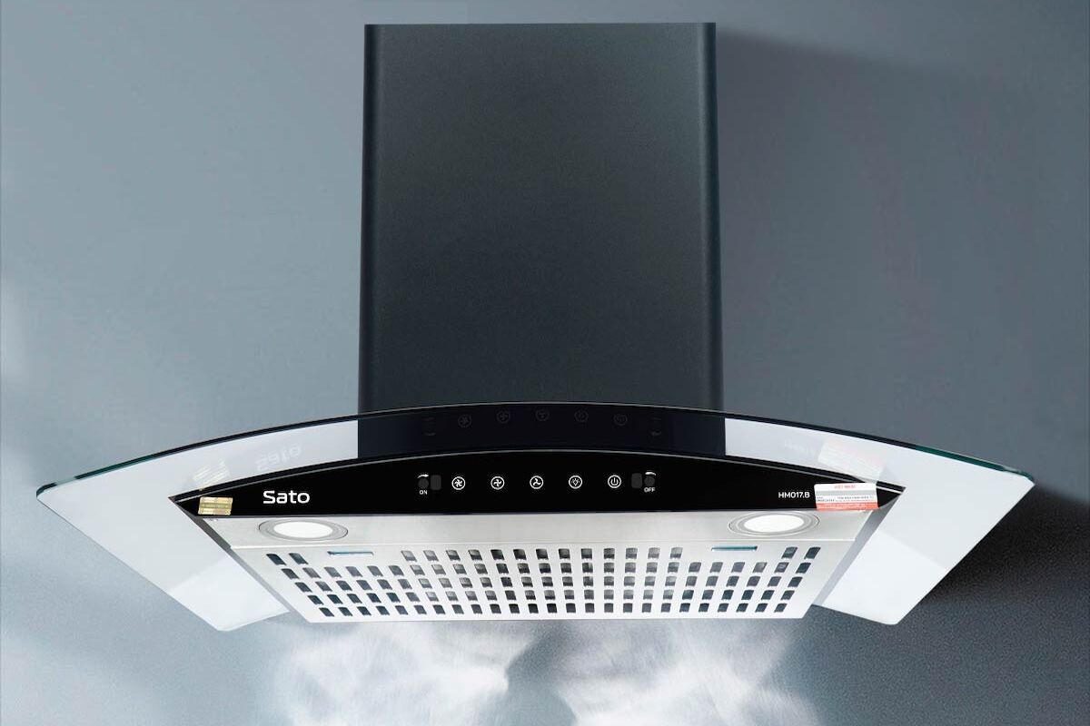 Máy hút mùi Sato HM017.B vẻ đẹp kính cong kết hợp hiệu suất hút mùi ấn tượng
