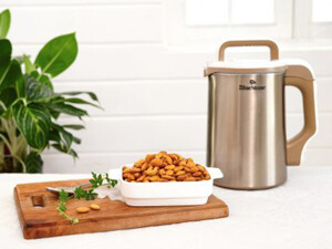 Máy làm sữa đậu nành nào tốt giữa Philips và BlueStone