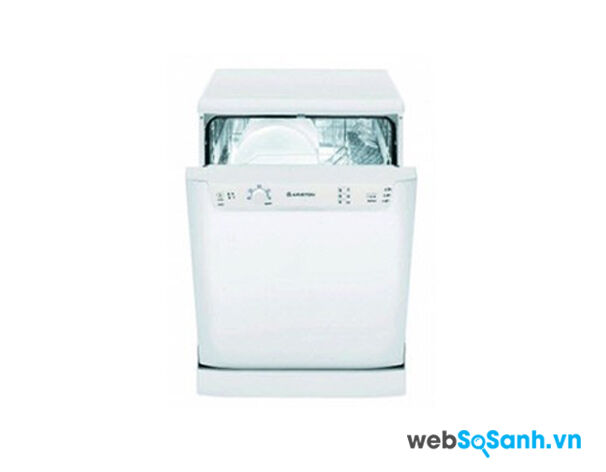 Máy rửa bát Ariston LSF712AG - Giá cao và tốn nước