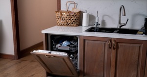 Máy rửa chén giá bao nhiêu tiền phù hợp với gia đình?