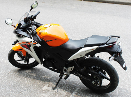 honda cbr150r 2011