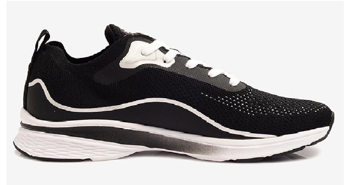 Mẹo chọn giày nam thể thao đúng chuẩn