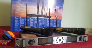 Micro Shure UGX 23 có những tính năng nào vượt trội so với các dòng micro đời cũ?