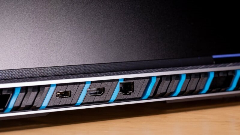 Đánh giá MSI Titan 18 HX – Quái vật hiệu năng nhưng là ác mộng giá cả