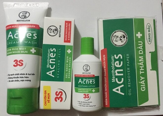 Bộ sản phẩm kem trị mụn Acnes