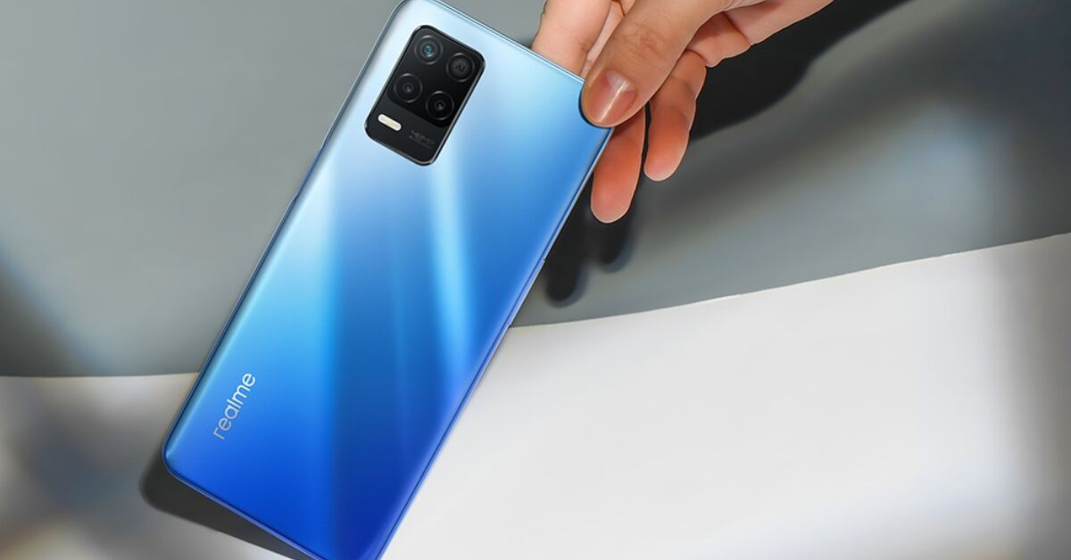 Mở hộp điện thoại Realme 8 5G có gì? Đầy đủ củ sạc không?