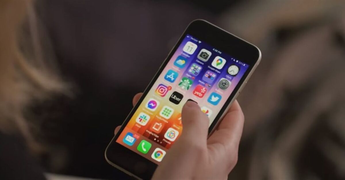 Mở hộp iPhone SE 3 2022: Giá tốt nhưng chất lượng có ổn không?