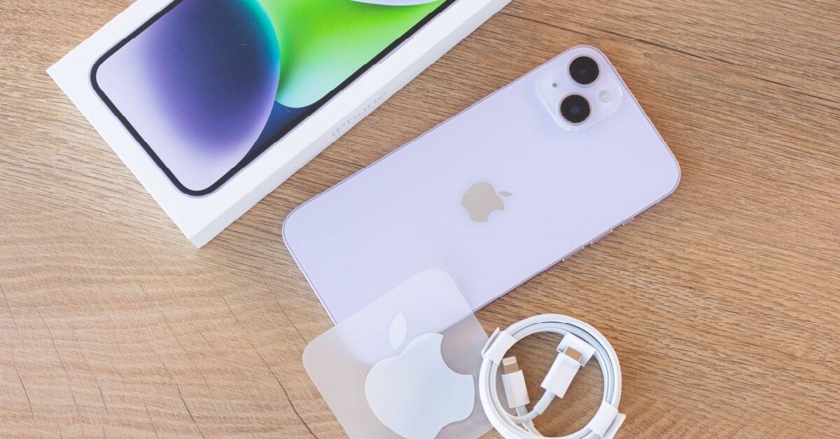 Mở hộp, trên tay iPhone 14 Plus - phiên bản màn hình lớn giá rẻ