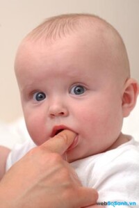 Một số biện pháp giúp bé giảm đau khi mọc răng
