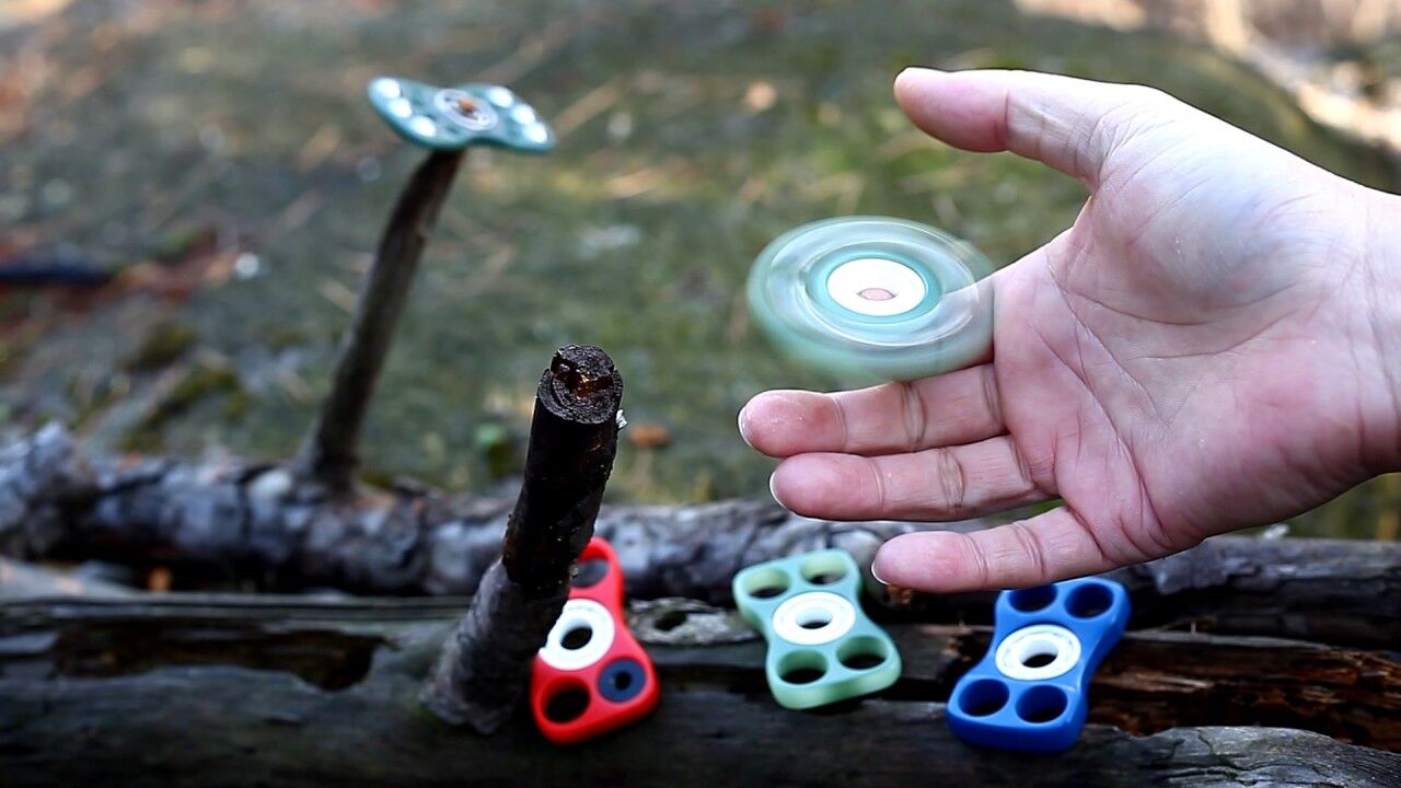 Mua con quay fidget spinner giá rẻ ở đâu tại Hà Nội, thành phố Hồ Chí Minh