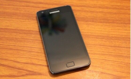 Mua điện thoại Sony Xperia T3 hay Samsung Galaxy S2 i9100 trong tầm giá rẻ ?