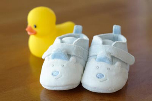 Mua giày dép cho con và những điều mẹ cần lưu ý