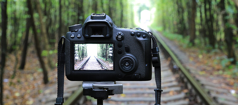 Mua máy ảnh DSLR cũ, tại sao không ?