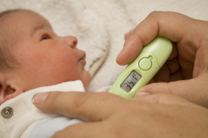 Mua nhiệt kế loại nào tốt nhất cho trẻ sơ sinh?