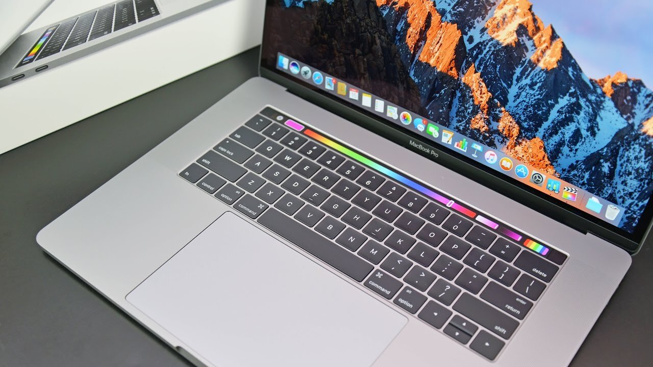 Macbook Pro 15 inch Touch Bar 512G