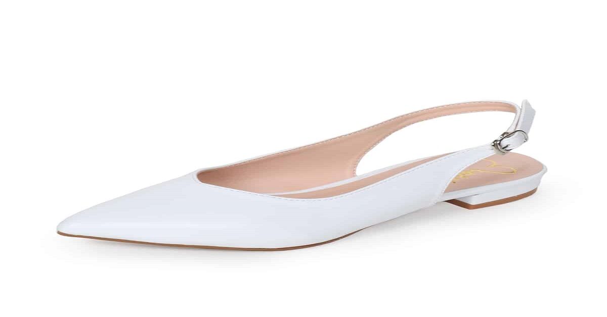 Nên bảo quản giày búp bê trắng thế nào thì tốt