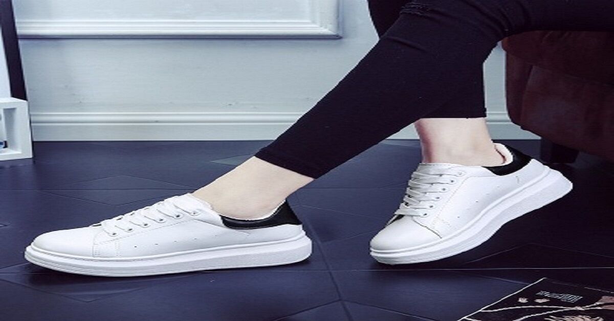 Nên lựa chọn giày thể thao nữ Hàn Quốc màu trắng của thương hiệu nào?