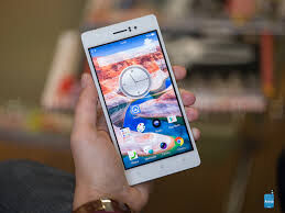 Nên mua OPPO R5 hay Nokia Lumia 830?