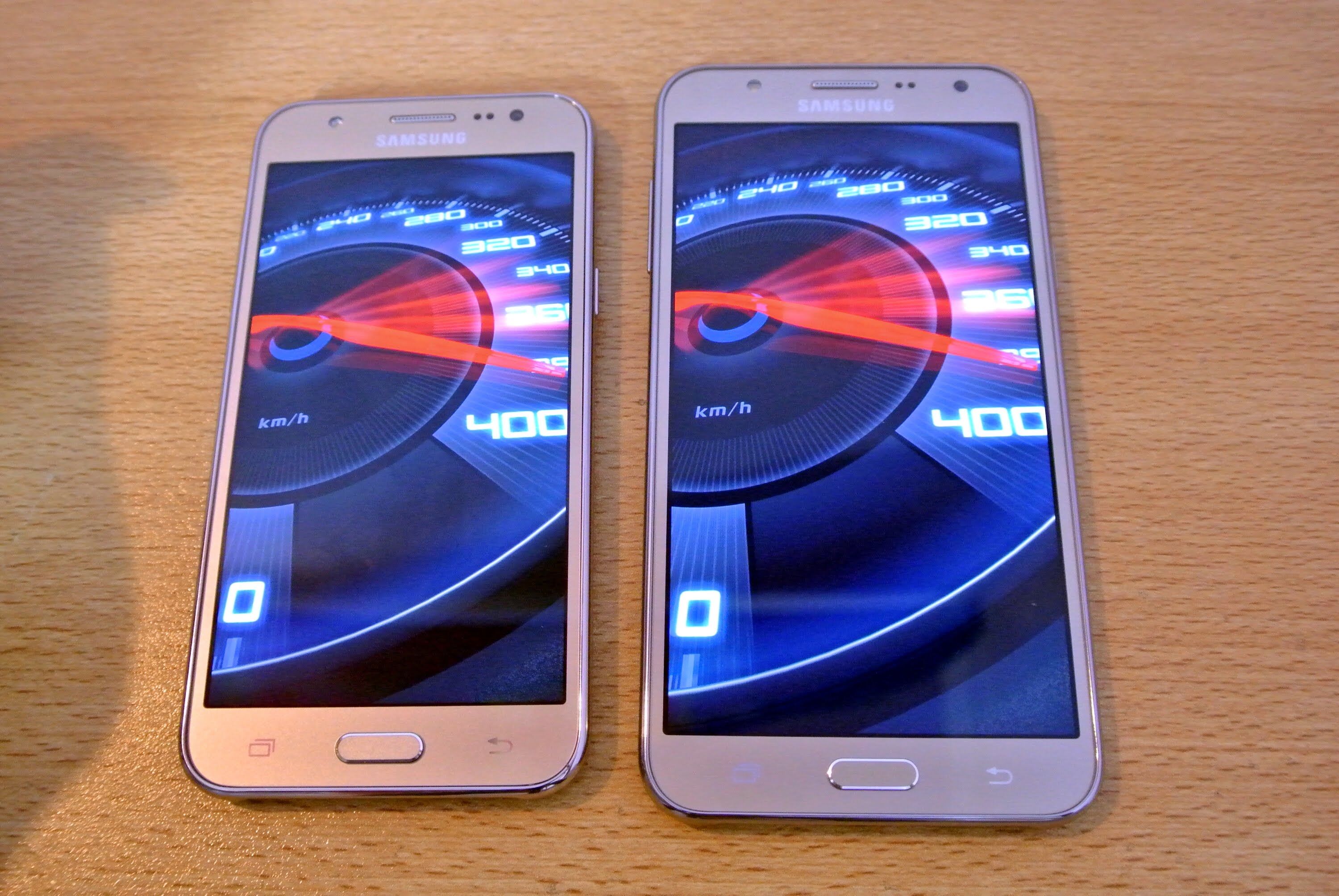 Nên mua Samsung Galaxy J5 Prime hay J7 Prime (2017)?