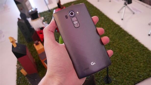 Nên mua Samsung Galaxy Note 4 hay LG G4