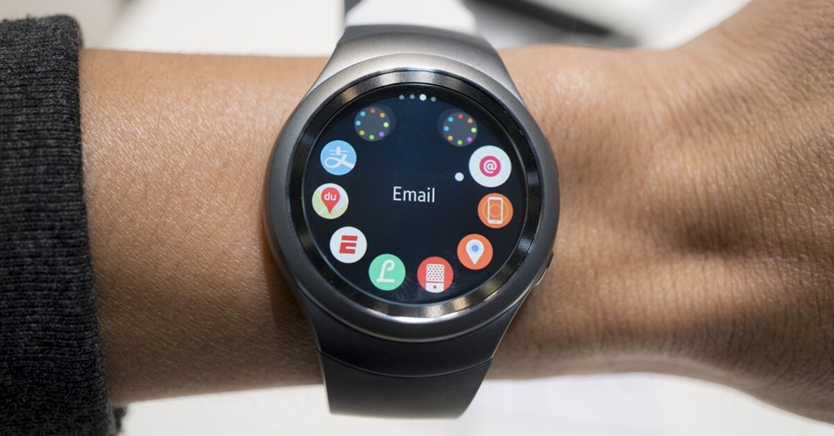 Nên mua smartwatch nào để làm quà tặng?